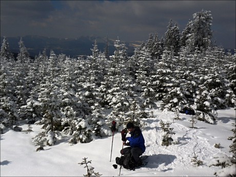 16. 3. 2013. Užíváme si uvolnění prostoru, krásného počasí a na Sklářském vrchu se nějakou chvíli zdržíme.