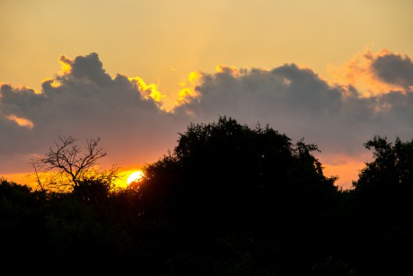Západ Slunce v Kirindě.