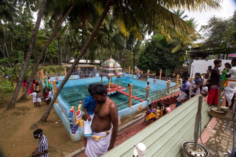 Bazén v chrámu Muthumariamman.