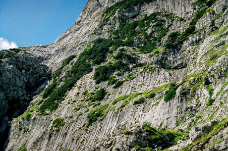 Tudy vede výstupová trasa na Zugspitze.