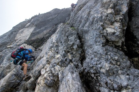 Začátek zajištěné cesty na Donnerkogel.