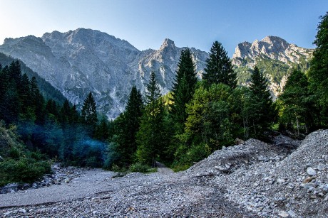 Birnhorn vysoký 2.634 m s Mitterhornem vysokým 2.206 m.