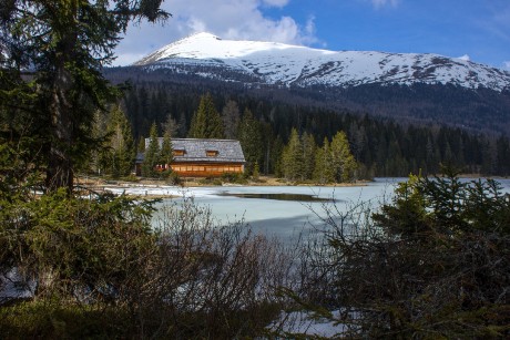 Preber vysoký 2.741 m nad jezerem Preber ve výšce 1.514 m n. m.