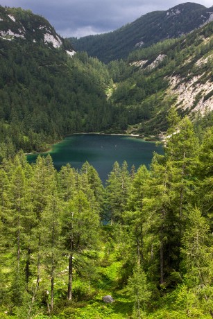 Jezero Steirersee s plochou 11,2 hektarů. Jezero je dlouhé přibližně 700 metrů a široké 200 metrů.