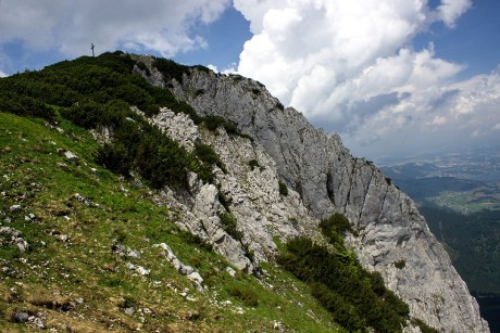 Vrchní část Alberfeldkogelu s linií výstupu v horní části.