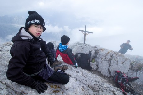 Vítek na vrcholu Hocheck ve výšce 2.651 m n. m.