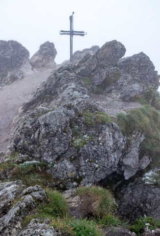 Na vrcholu Velkého Rozsutce vysokého 1.610 m jsme si užívali skvělého výhledu.