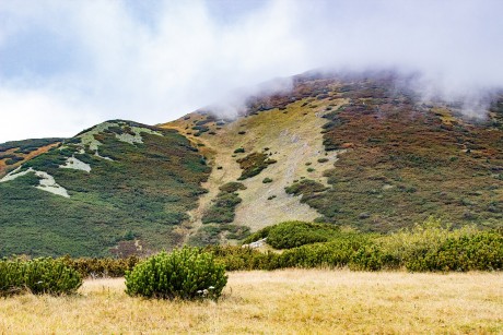 Velký Kriváň vysoký 1.708 metrů. 