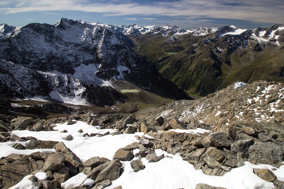 Výhled z pod vrcholu Hohe Geige na jih.