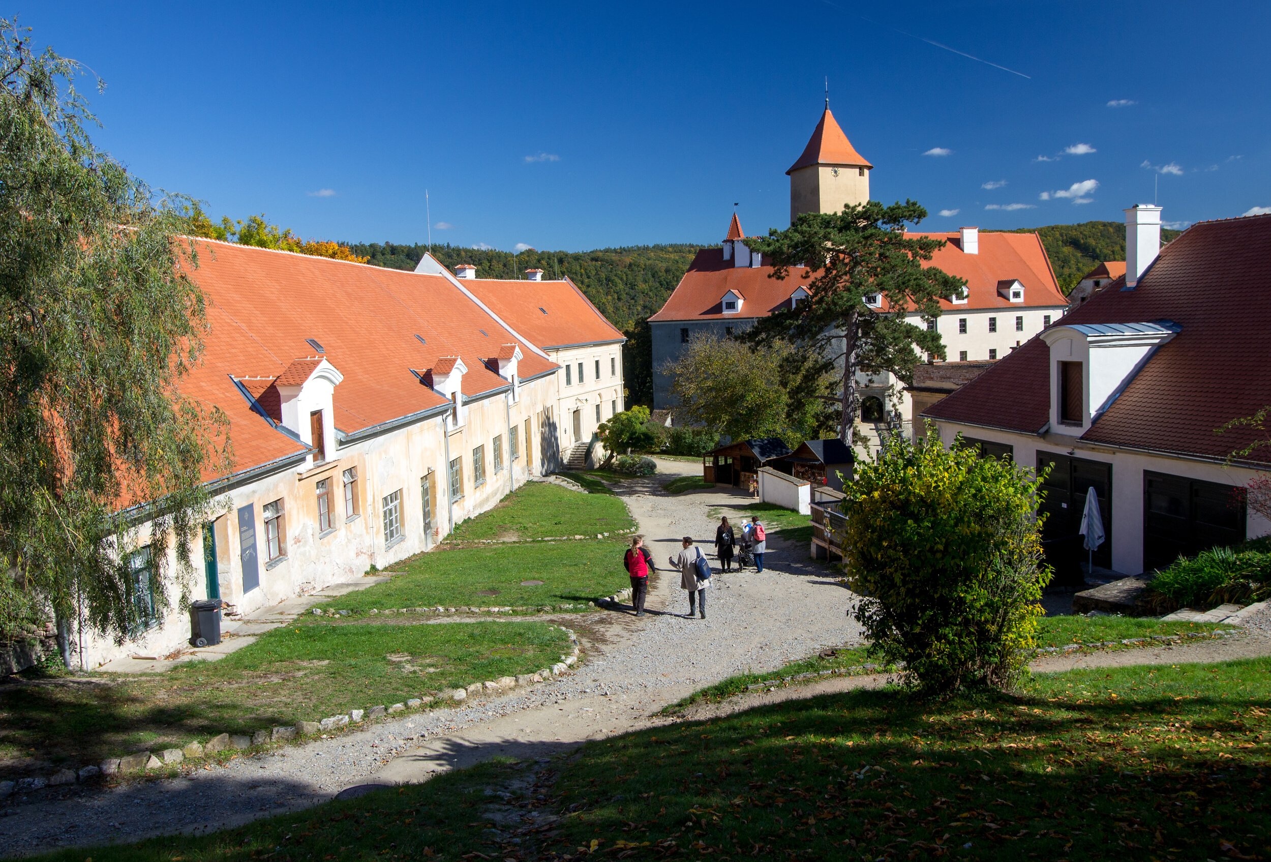 Hrad Veveří stojí za zastávku.