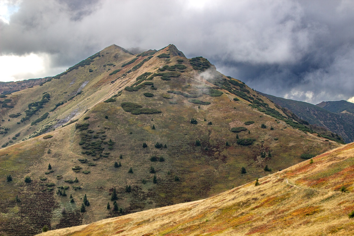 Před námi je Malý Kriváň vysoký 1.671 metrů. 